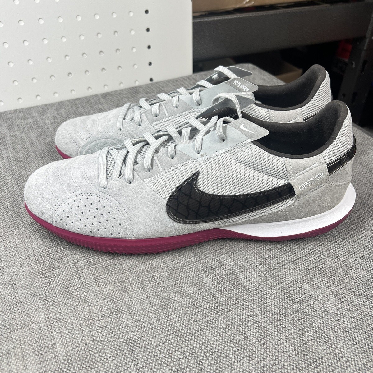 Nike Streetgato Indoor Soccer Grey Fog Dynamic Berry DC8466