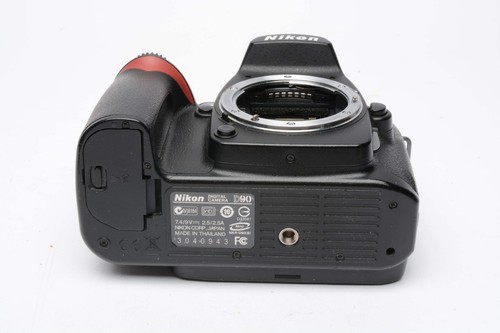 Nikon D90 DSLR body, batt, charger, strap, Only 609 Acts, very clean, tested - Picture 6 of 12
