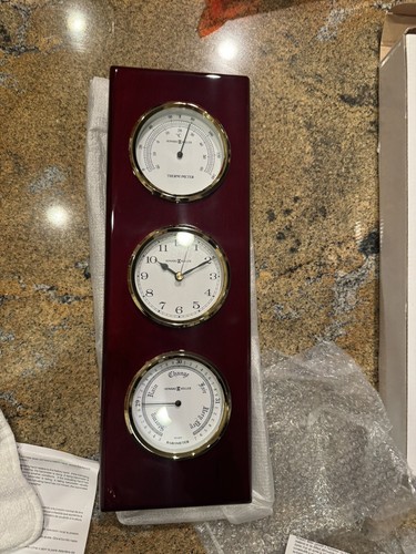 Howard Miller Wall Clock 15"H x 1"D x 5"W Analog Round Glass Double A Batteries - Picture 2 of 10