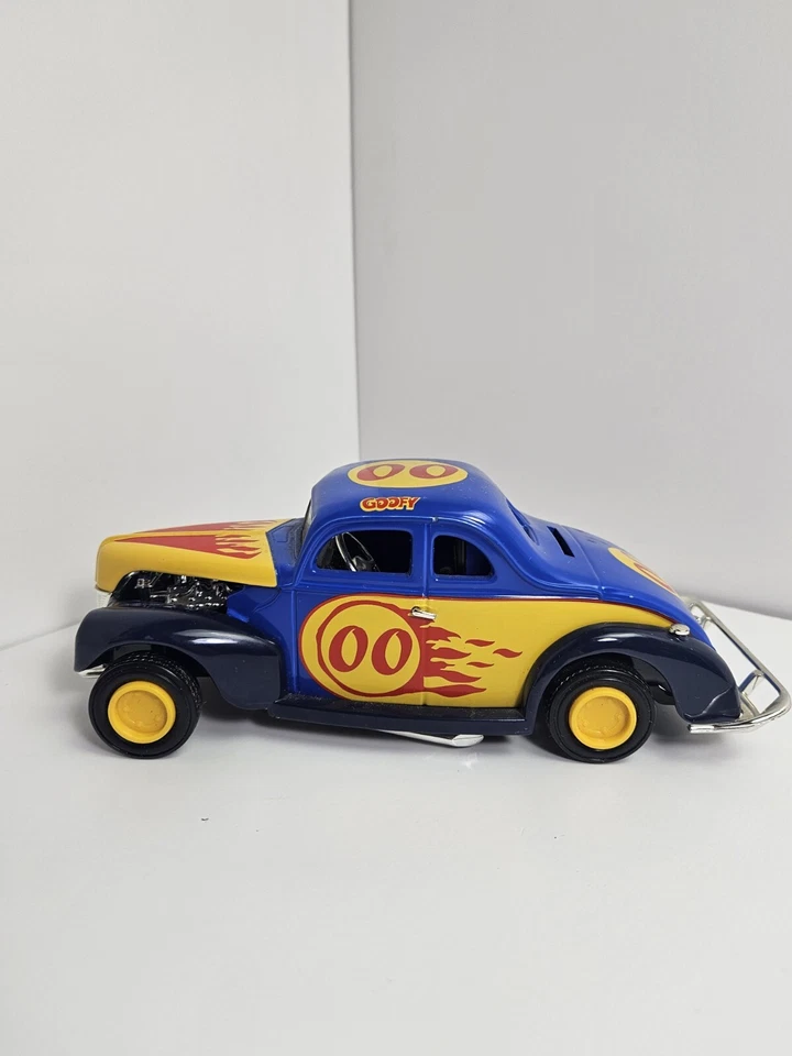 1/25 #00 DISNEY PATETA 1940 FORD MODIFICADO CUPÊ ERTL BANCO RARO SEM CAIXA. Sem suporte  - Imagem 2 de 4