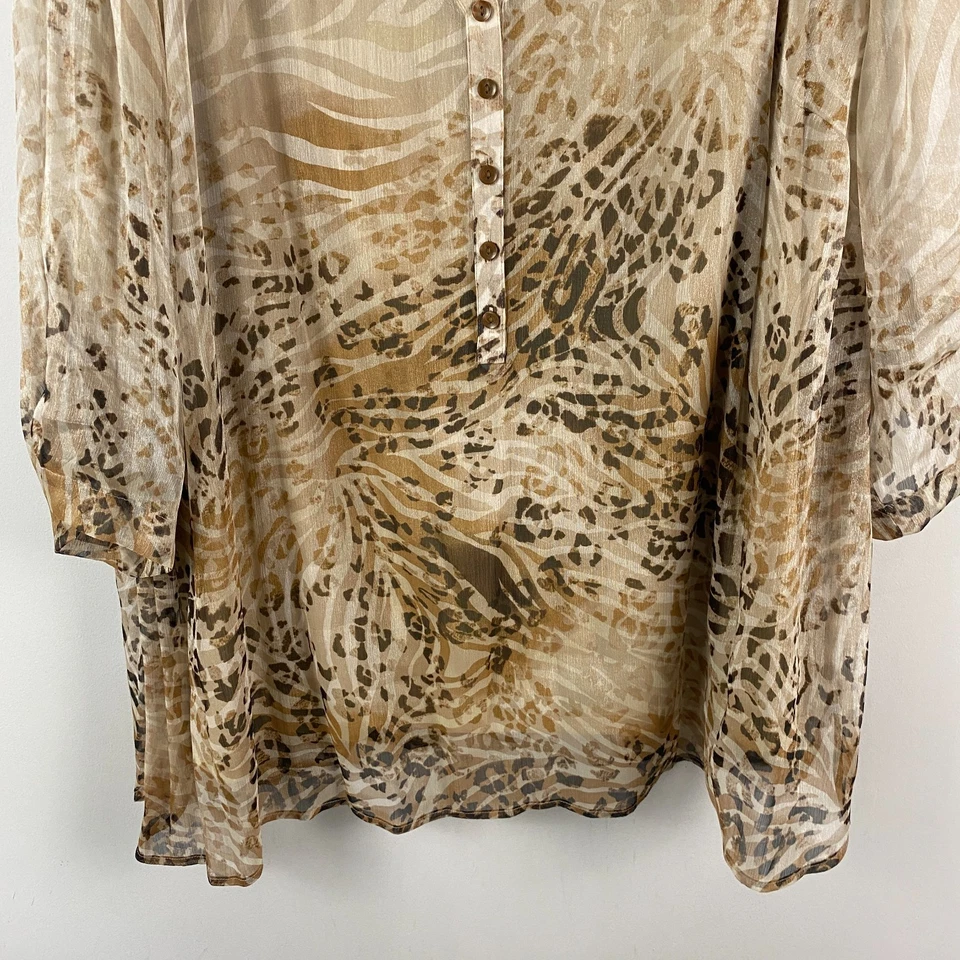 Blusa Maggie Barnes con Tanque Interior Talla 3X Beige Estampado Animal Mangas 3/4 Foto 3 de 4