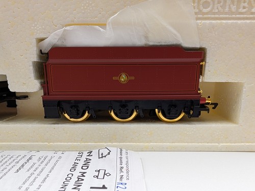 Hornby Spur O R2301 Hogwarts Express Lokomotive vergoldete Auflage verpackt - Bild 5 von 7