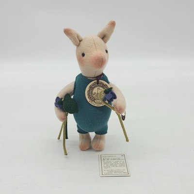 R. John Wright Piglet Classic Winnie the Pooh
