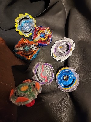 Beyblade Burst Evolution Hasbro Yegdrion Anime + Tops Belfyre,caynox Incomplete 
