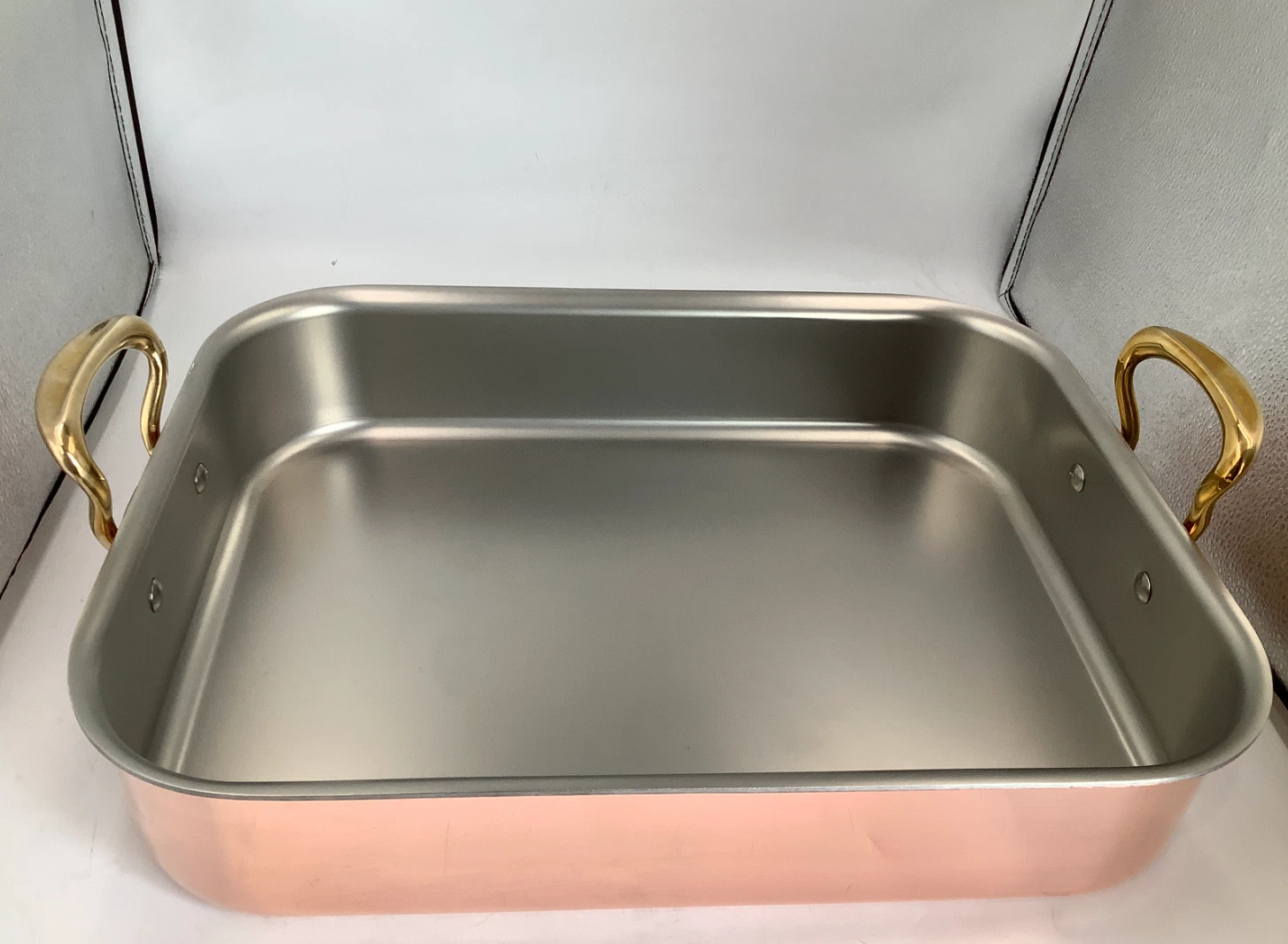 Mauviel Copper Roasting Pan with Brass Handles, 15.7 x 11.8-In
Opens in a new window or tab