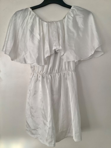 Boohoo Ivory Satin Bardot Frill Sleeve Playsuit, new with tags - Picture 4 of 5