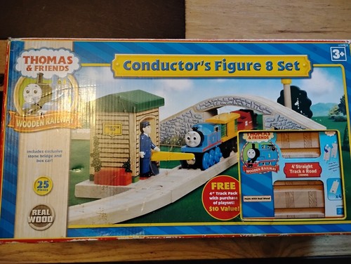 Thomas and Friends Wooden Railway Conductor's Figure 8 Set
