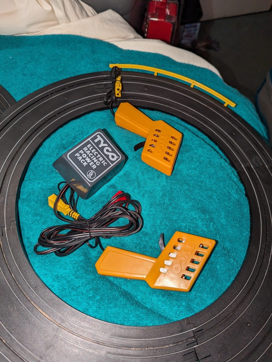 TYCO SUPER CIRCUIT S-100 ミニカーセット Vintage 1990 Tyco Challenge 100 Electric Racing Track Set