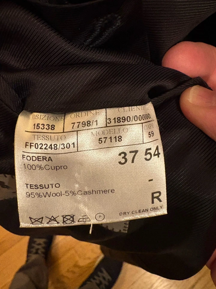 Canali Made in Italy Men’s 44r Wool/Cashmere 3-button Topcoat In Navy Fleck - Image 4 of 4