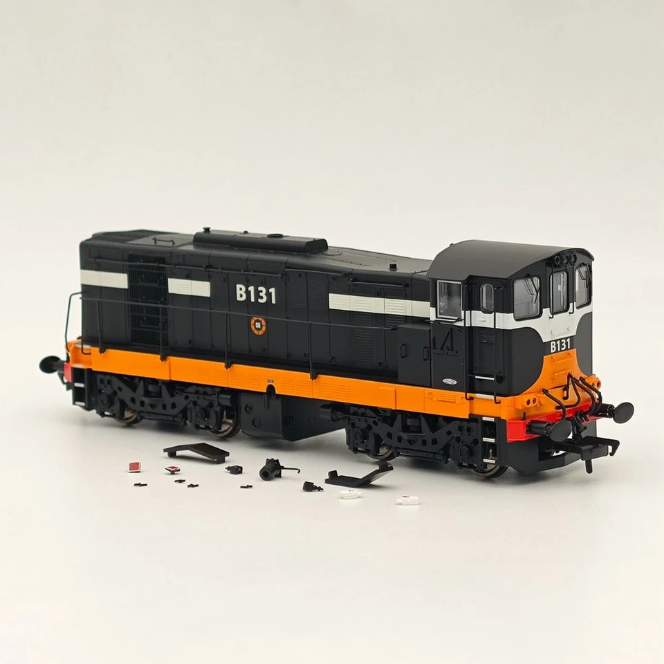 Murphy Models 1/76 Class 121 Diesel Locomotive B131 CIE Railways Diecast Black - Image 2 of 4
