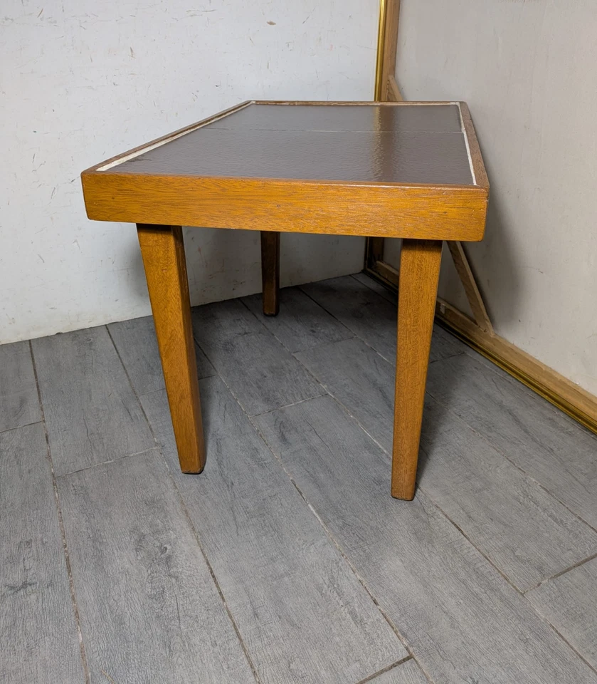 Mesa auxiliar danesa moderna vintage de mediados de siglo con azulejo de madera de teca V24 Foto 4 de 4