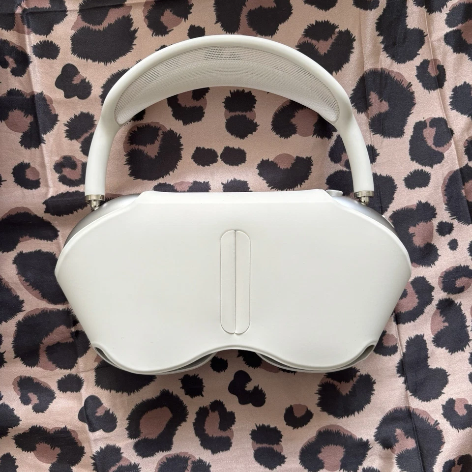 Apple AirPod Max Starlight USB-C Portable Bluetooth Headphones - Image 4 of 4
