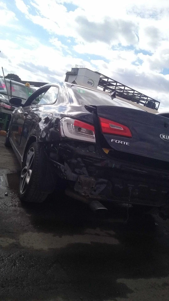 2015 KIA Forte Rack and Pinion Assembly OEM Black 74K Miles NJ25-21873-545355 - Image 4 of 4