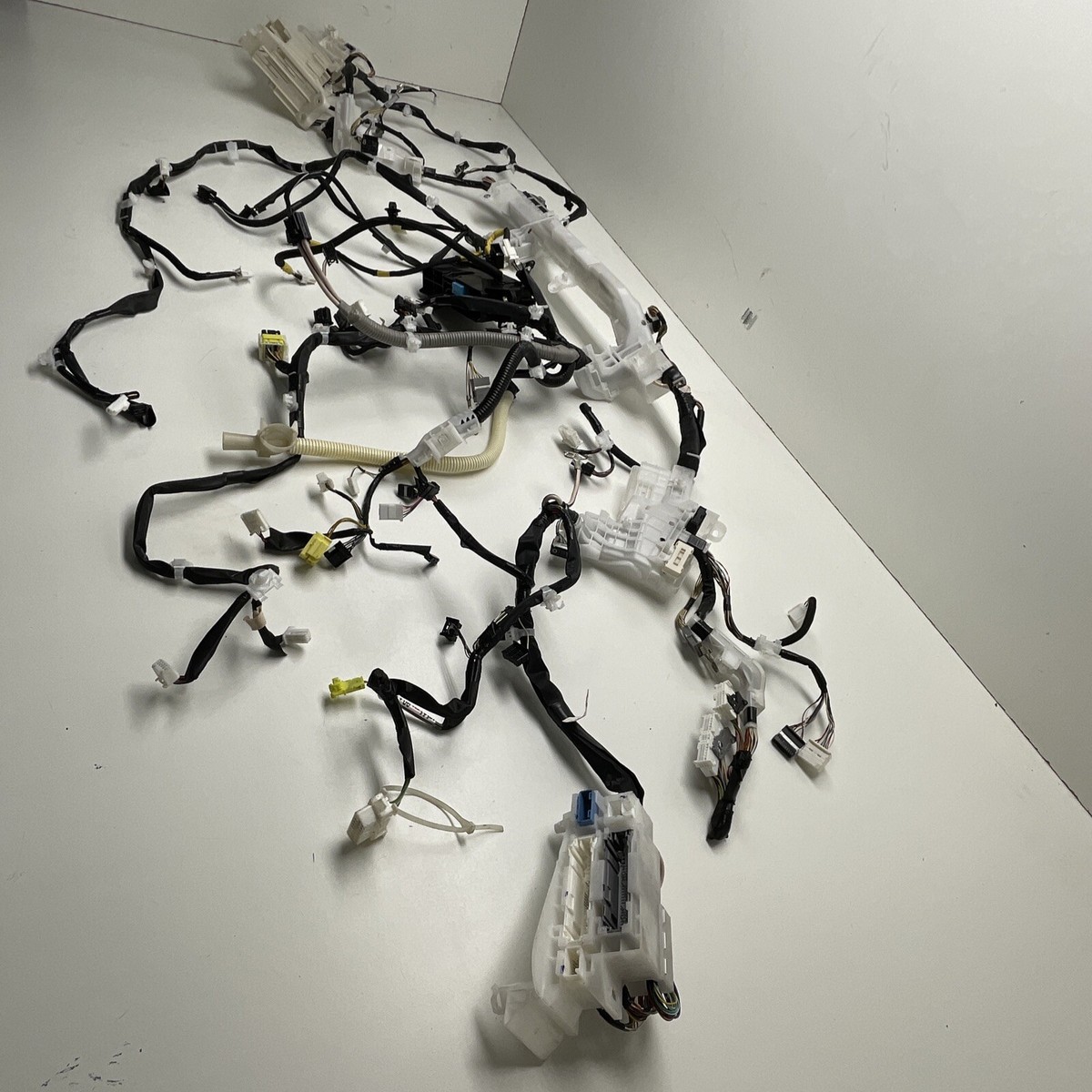2020 TOYOTA COROLLA LE UNDER DASH INSTRUMENT CLUSTER HARNESS