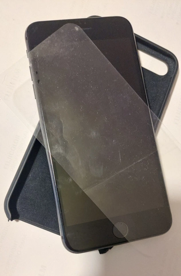 iPhone 8 Plus 64GB - SBLOCCATO usato con schermo nuovo appena sostituito - Bild 2 von 4