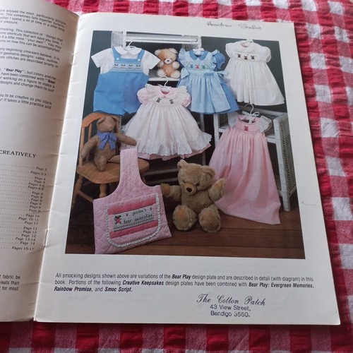 π Smocking Diane Bruce Stacking Cables Creatively Teddy Bear Designs Pattern Bk - Picture 3 of 10