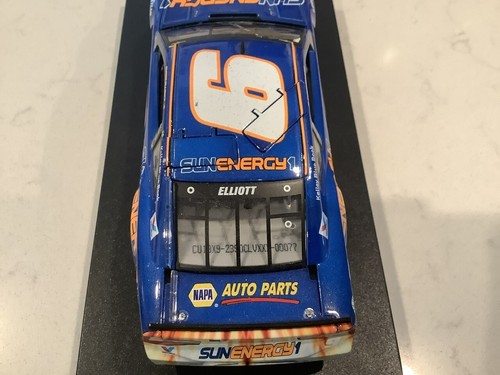 CHASE ELLIOTT AUTOGRAPHED 2018 CHEVY SUN ENERGY WATKINS GLEN 1ST CUP WIN & CARD - Picture 14 of 21