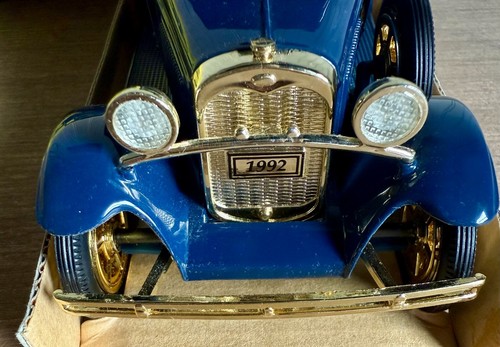 Vintage 1:24 Scale 1931 Ford Model A Ford Panel Truck Coin Bank Limited Edition - Picture 9 of 10