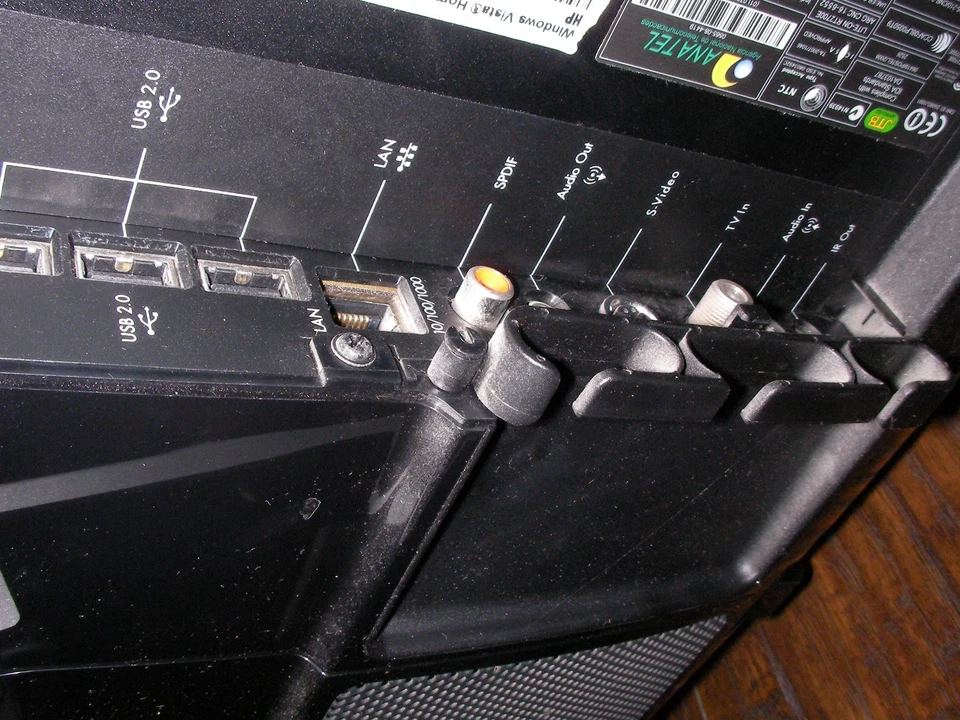 HP TouchSmart IQ815 26" All-in-One PC Core 2 Duo T5850 4GB 686GB LOADED - Image 4 of 4