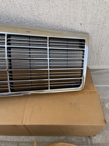NOS GM CADILLAC DEVILLE GRILLE 25606727 25606728 - Picture 2 of 17