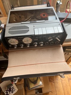 uher 4400 report monitor 4 Geschwindigkeiten über Akku Batterie oder Netz