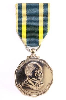 KENYA: Kenyan Commemorative Medal for the 10th Anniversary of the Nyayo Era 1988 - Photo 1/2