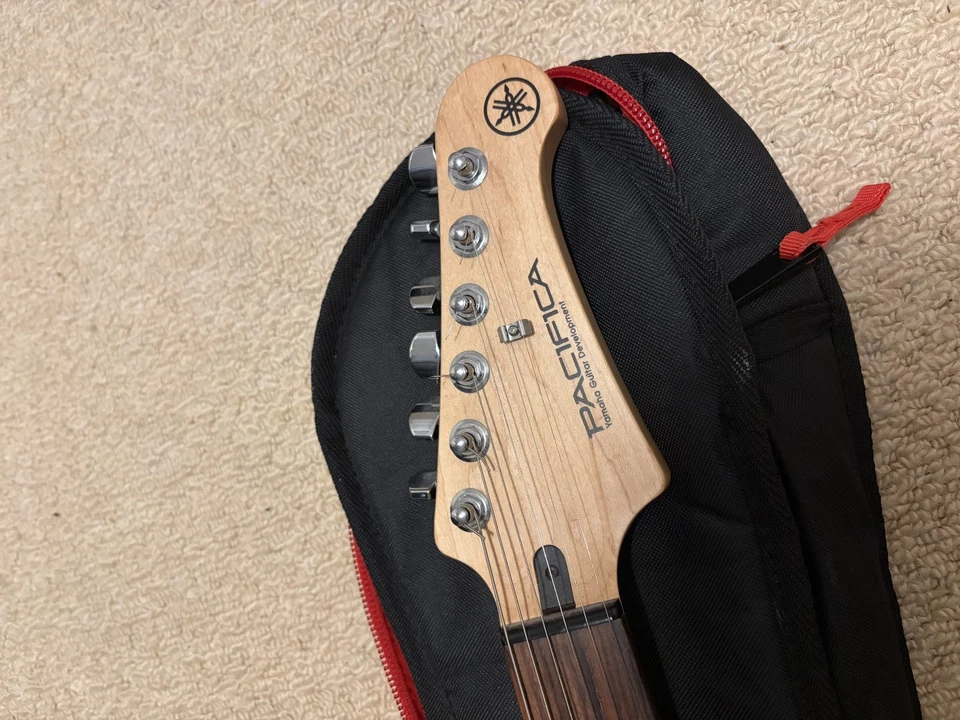Yamaha Pacifica 112V, photo 3 of 5