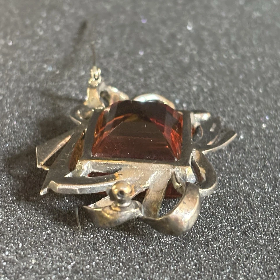 Vintage Sterling Silver Brooch With Large Amber Glass Stone & Rhinestone Accents - Image 4 of 4