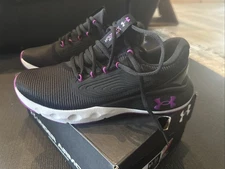 Under Armour Women’s Shoes Size 8.5              UA W Charged Vantage 2 Ice