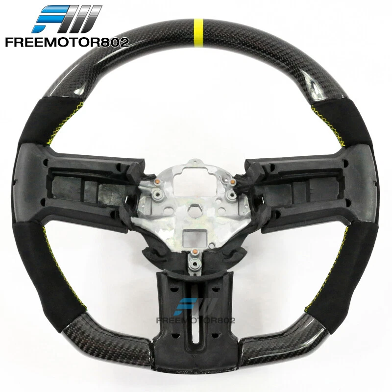 Se adapta a volante Ford Mustang 10-14 fibra de carbono y Alcántara con puntada amarilla Foto 2 de 4