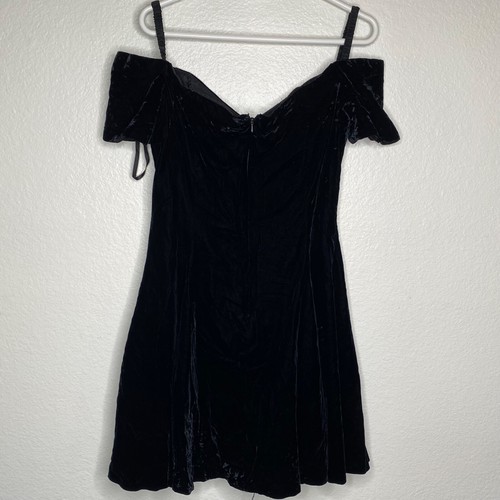CDC Evenings Dress Women's Black Sz 12 Velvet Off Shoulder Fit and Flair Vintage - Picture 3 of 7