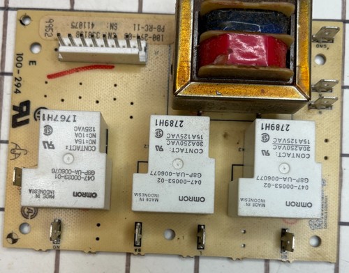 WHIRLPOOL 338138 VINTAGE RANGE RELAY BOARD - Picture 4 of 4