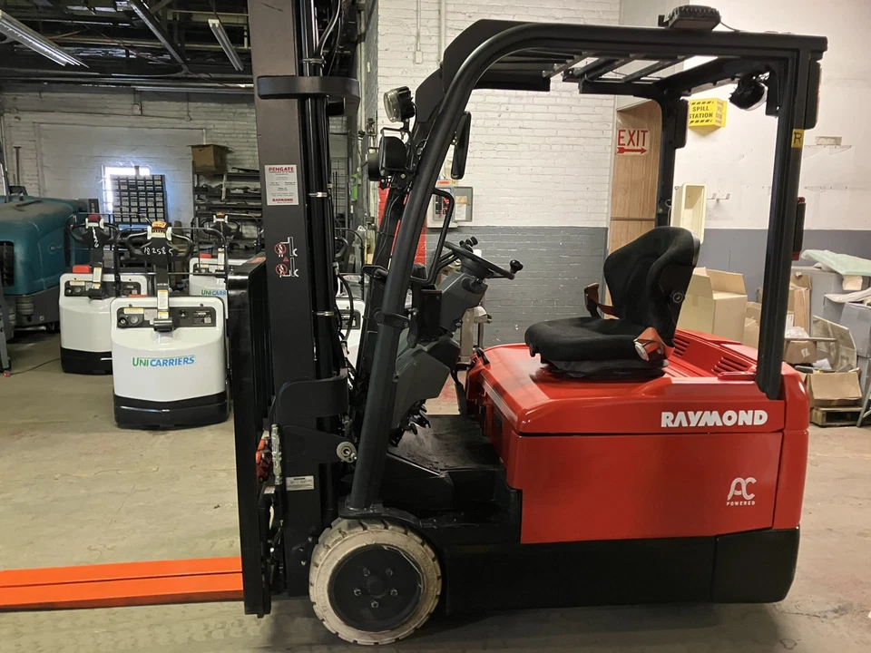 2017 Raymond 4000 LB Electric Forklift With Side Shift 1519 Hours - Image 4 of 4