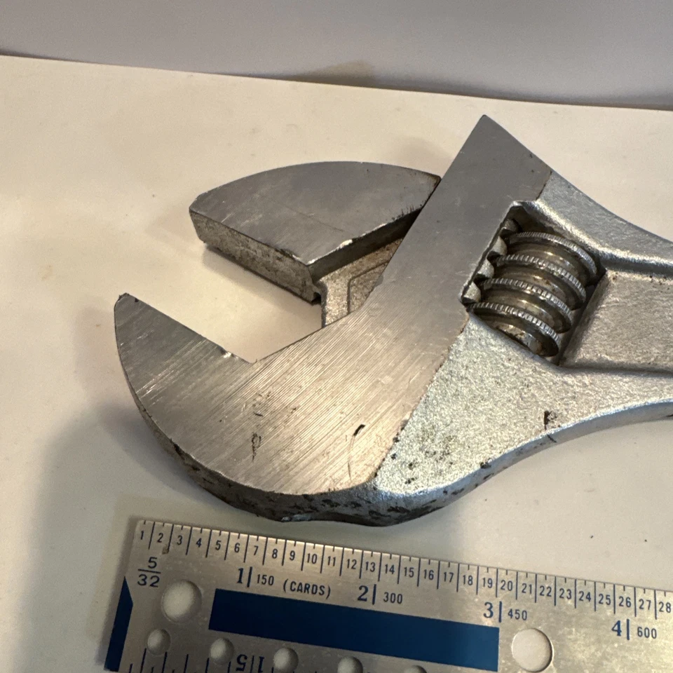 Llave Media Luna La Original Desde 1907 Marca USA 15" 15 Pulgadas 1 11/16" Capacidad Foto 2 de 4