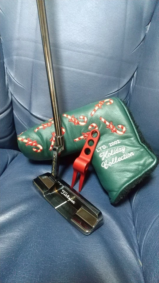 Scotty Cameron 2002 Holiday Collection Newport 2 Limited putter 35" Near Mint - Image 2 of 4