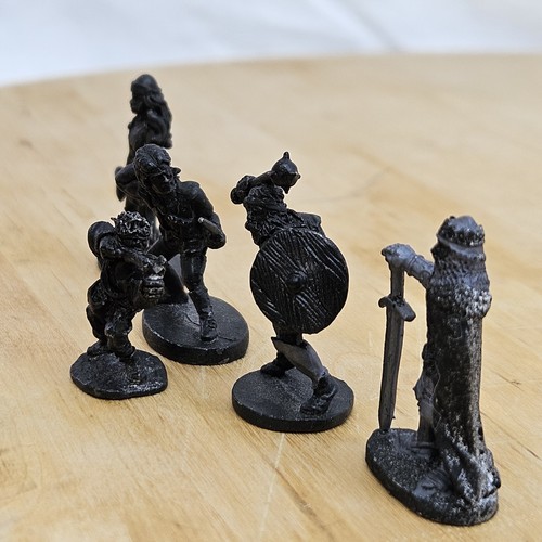 Vintage Fantasy Miniatures Lot – Grenadier Rogue Thief 1984 + 14 Mixed Character - Picture 6 of 23