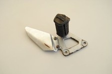 2006 SZUKI GS 500 FRONT LEFT FOOT PEG FOOTREST BRACKET