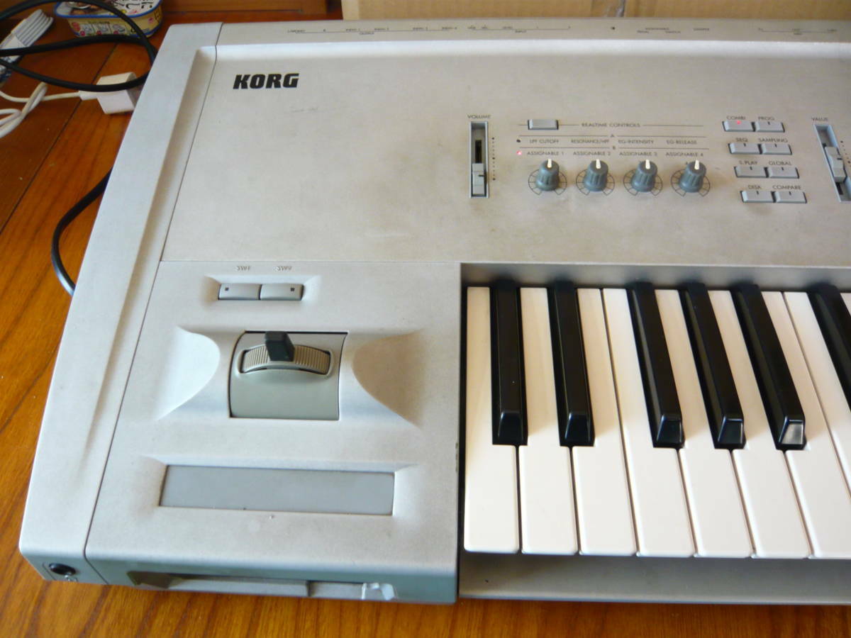KORG / Korg TRITON 61 keyboard synthesizer MUSIC KEYBOARD