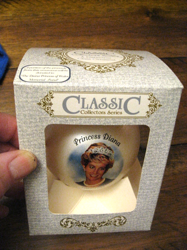 Princess Diana Prince Harry England Queen the crown Elizabeth Christmas ornament - Picture 4 of 7