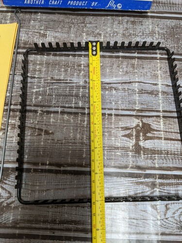 Vintage Lily Weaving Craft Hobby Loom Metal - Picture 3 of 9