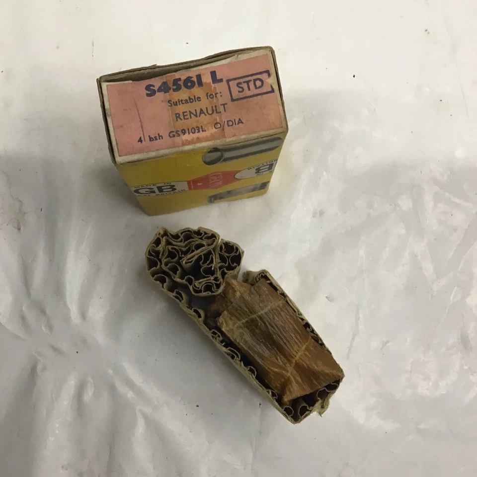 Renault Dauphine R1090 & Caravelle NOS connecting rod bushings 845cc 670 Engine - Image 2 of 4