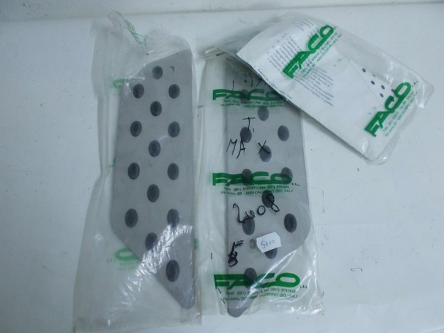 COPPIA PEDANE POGGIAPIEDI IN ALLUMINIO IN INOX YAMAHA TMAX T MAX 500 2008/>2011