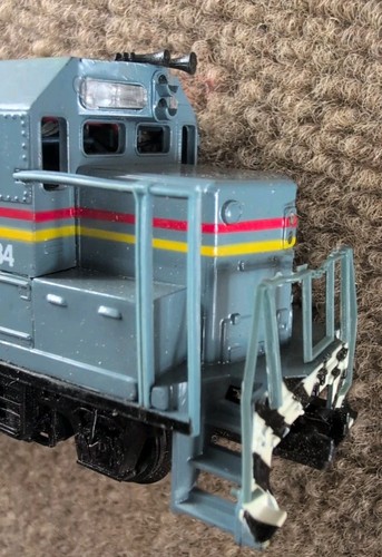 Life-Like Ho Loco GP38-2 SCL/L&N 6034 Diesel Family Lines System +Cars+Track - Picture 9 of 22