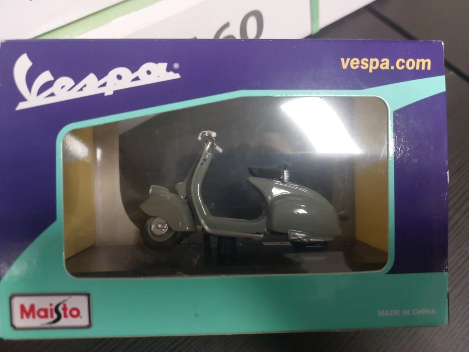 MAISTO #34540 VESPA 98 (1946) METAL Scala1:18 - Immagine 2 di 2