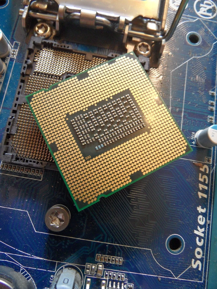 Intel® Core™ i7-2600 Prozessor 8 MB Cache, bis zu 3,80 GHz - Bild 2 von 2