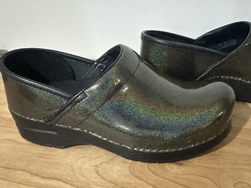 Dansko Women's Green Iridescent Prism Slip On Clogs SZ 38 Excellent Cond. - Picture 7 of 13