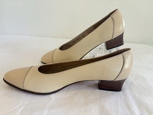 Salvatore Ferragamo Boutique 7.5B US Women’s Pumps Beige Low Block Heel Toe Cap - Picture 6 of 13