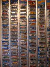 HOT WHEELS MIXED LOT OF 30 CARS INCLUDES 1 TREASURE HUNT NO DUPLICATES