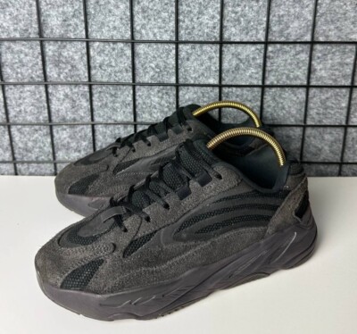 black yeezy boost 35 size