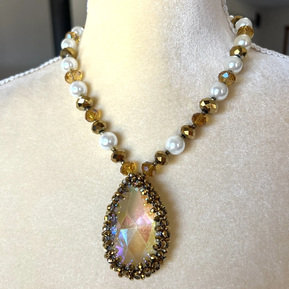 Statement Oval Faceted Crystal Pendant Necklace Brown/Ivory Beaded 18 Inches - Image 2 of 4